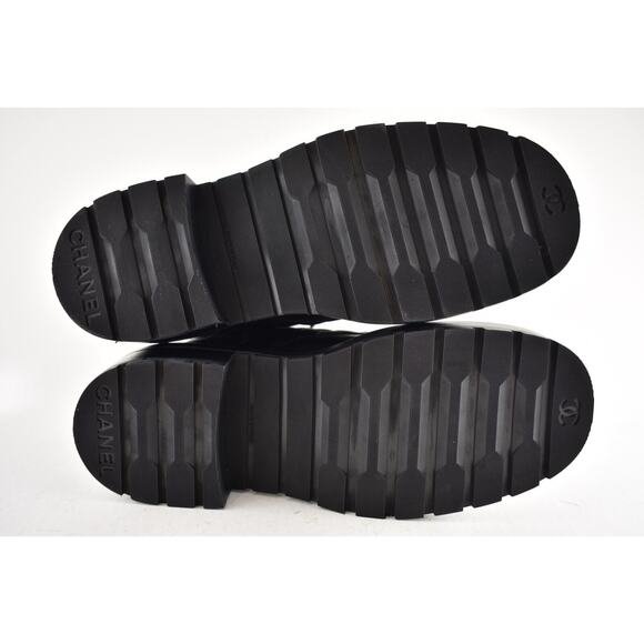 Chanel 21A Black Quilted Gold CC Chain Combat Lace Up Tie Ankle Short Boots 42 - Picture 15 of 15